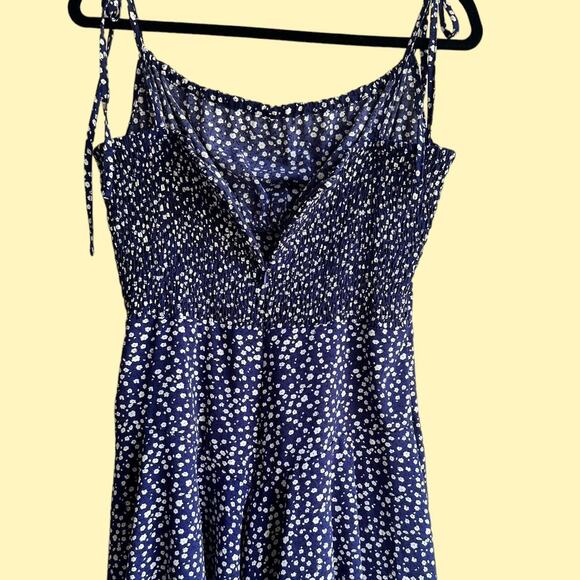 Navy Blue White Floral Mini Romper Dress Adjustable Straps
Women’s medium - Picture 2 of 8